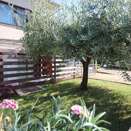Apartment Luigi Пореч Екстер'єр фото
