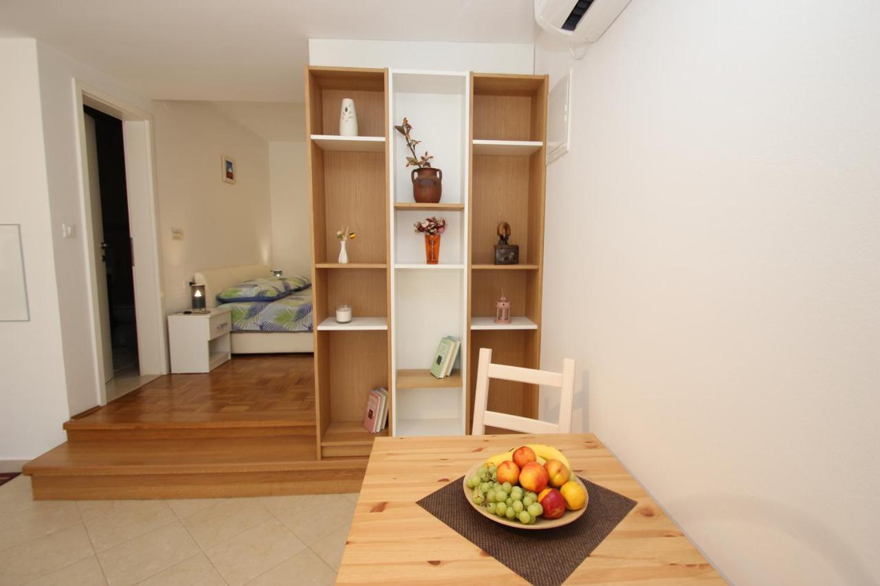 Apartment Luigi Пореч Екстер'єр фото