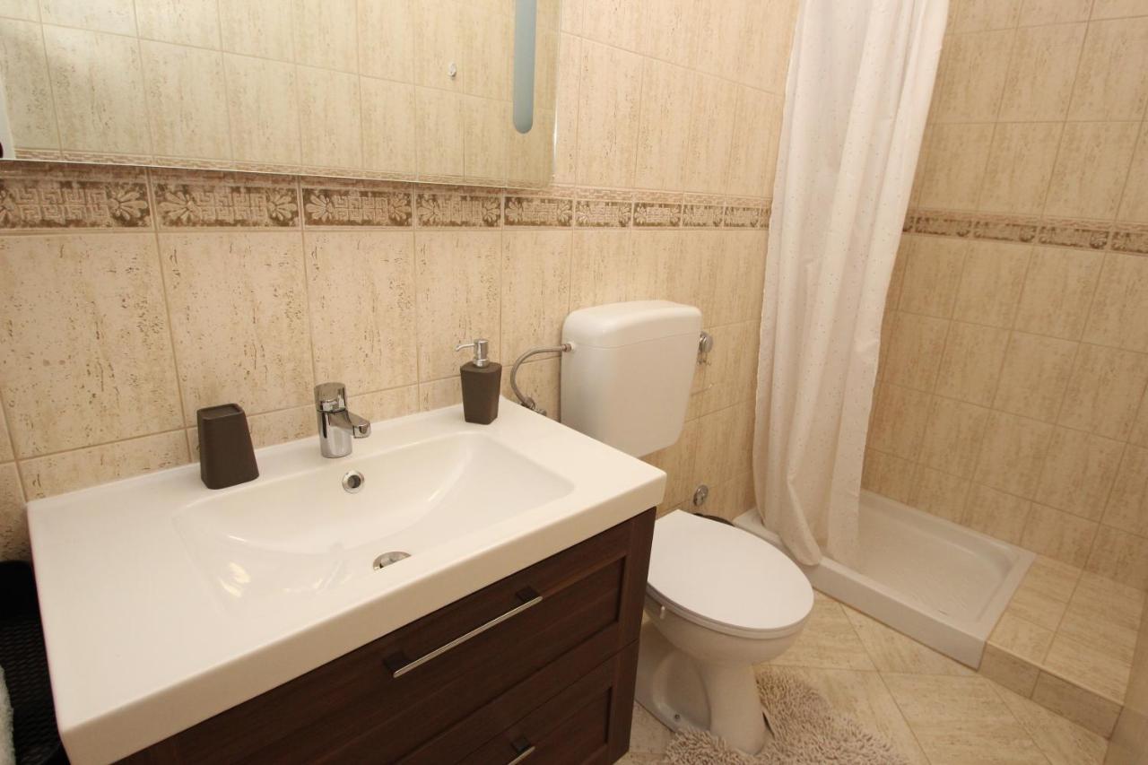 Apartment Luigi Пореч Екстер'єр фото